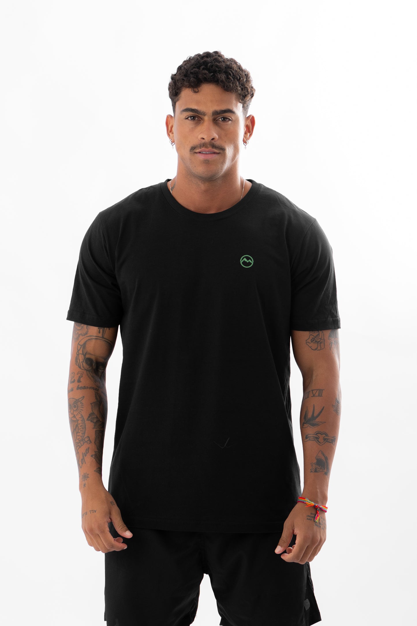 T-shirt Malha Premium Mountain Estampada Preta MCC
