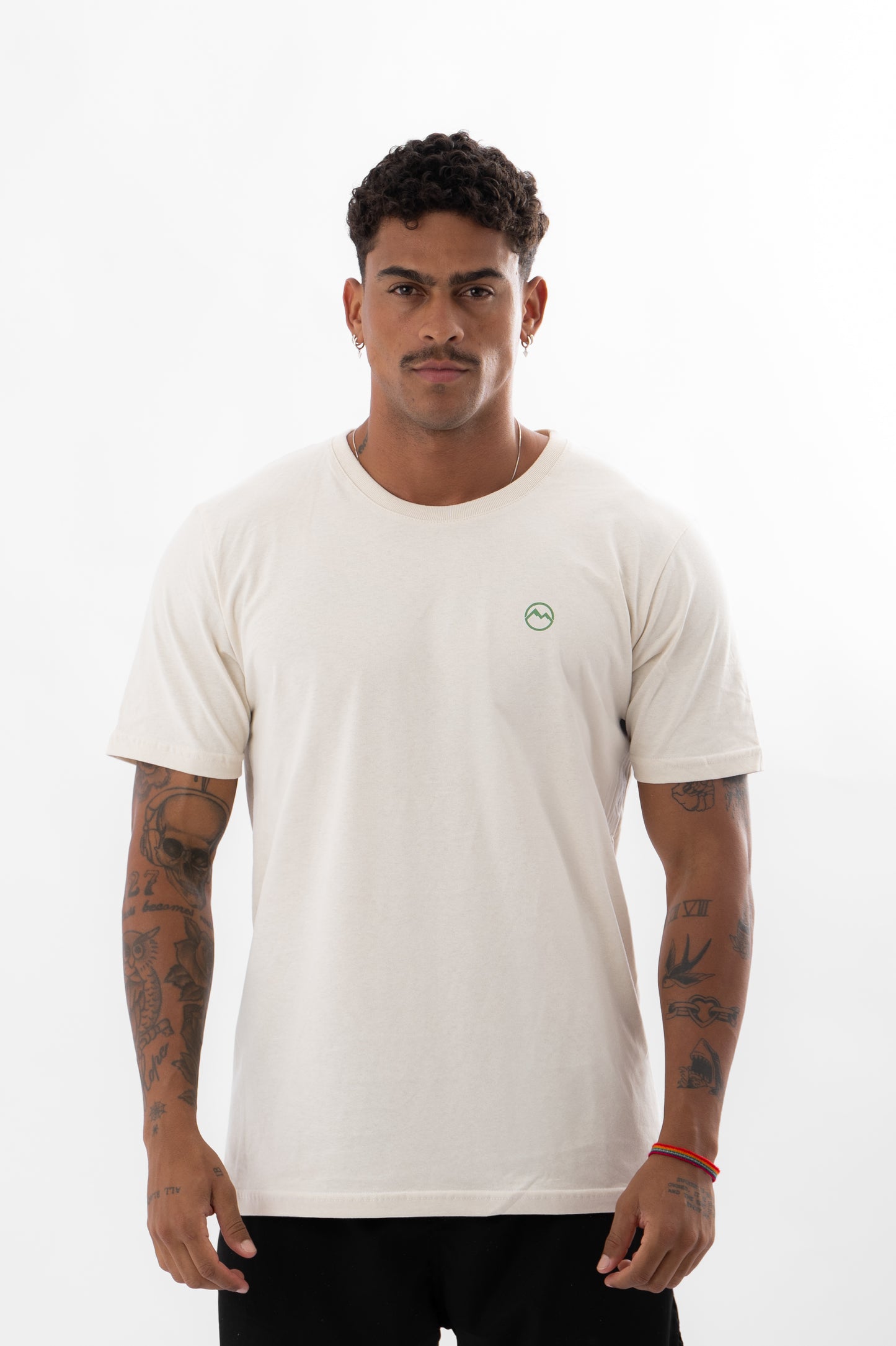 T-shirt Malha Premium Mountain Estampada Off Green