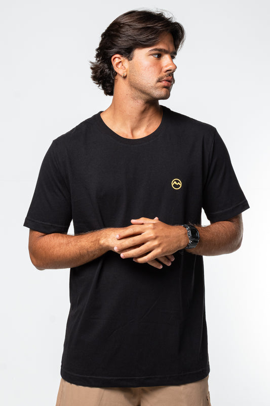 T-shirt Estampada Montanha e Sol Preta
